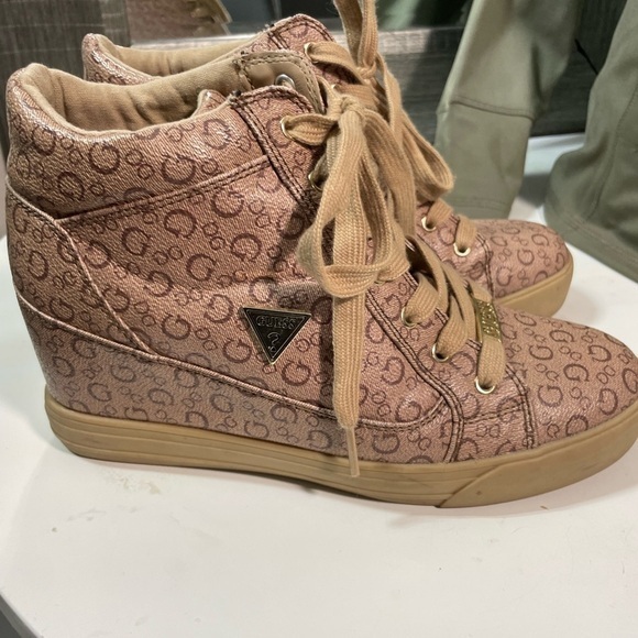 Guess Tennis Shoes, Woman, Size 7.5